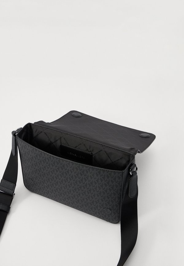 FLAP XBODY UNISEX - Cross body bag2