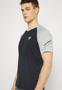 Dynafit ALPINE PRO TEE - Sportovní tričko - nimbus melange