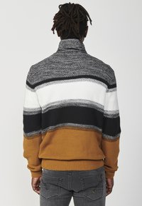 Koroshi Vesta - ocre   ochre