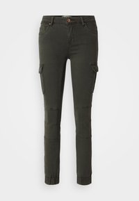 Pantalones cargo de color verde oscuro con un diseño ajustado, que cuentan con bolsillos laterales, puños elásticos y una tela de algodón suave.