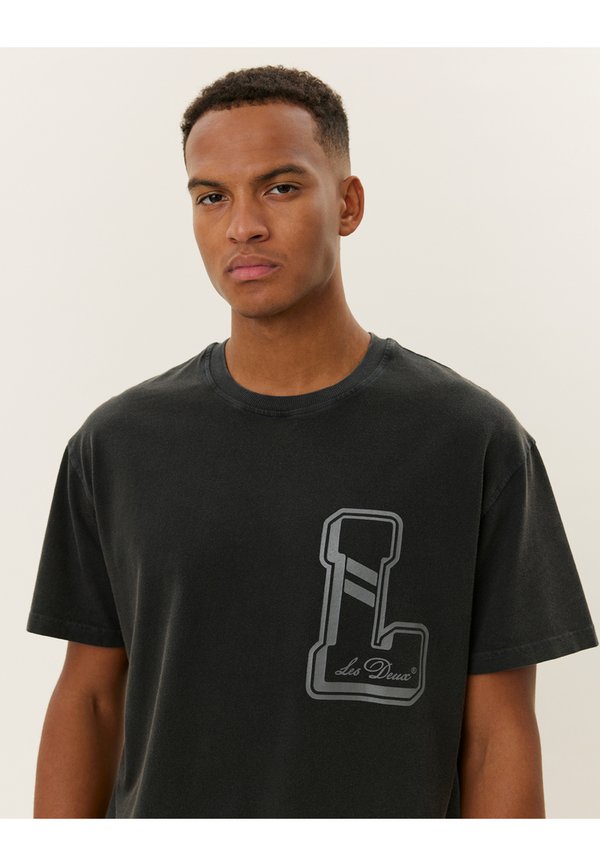 LIBERTÉ - Print T-shirt3