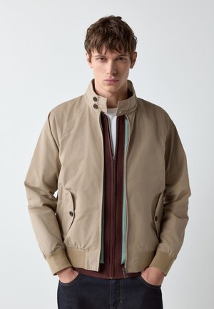Next, REGULAR FIT - SHOWER RESISTANT HARRINGTON - Let jakke / Sommerjakker - stone