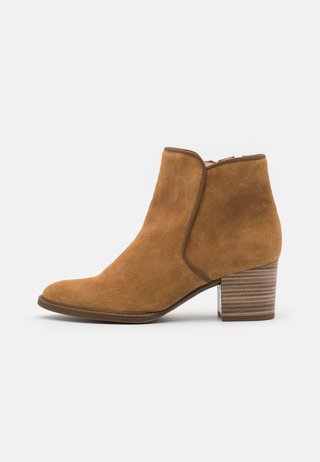 Brune Ankelst vletter Sko Til Dame Sko Og St vletter P Nett Hos brune-ankelst-vletter-sko-til-dame-sko-og-st-vletter-p-nett-hos