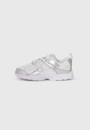 V5 UNISEX - Baskets basses - white/silver-coloured/platinum-coloured