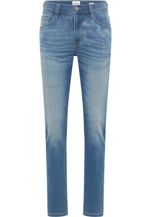 Jeans in denim azzurro chiaro con vestibilità slim, design a cinque tasche, cuciture visibili e un leggero effetto di sbiadimento nella parte frontale.