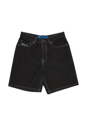 Czarne luźne szorty dżinsowe z białym przeszyciem, z przodu guziki i zamek błyskawiczny, szlufki na pasek oraz małe zielone logo na prawej kieszeni.