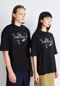 Carlo Colucci - UNISEX - Print T-shirt - black Thumbnail Image 1
