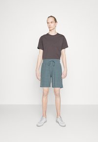 Redefined Rebel KOBE - Shorts - smoke blue