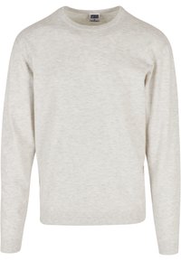 Pulover lung, gri deschis, cu mânecă lungă, realizat dintr-un tricot moale și texturat, cu guler rotund și tiv din bumbac. Design simplu, clasic, fără modele.