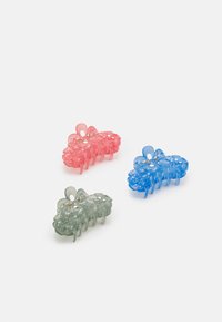 Três presilhas de cabelo em cores pastel: rosa, verde e azul. Cada uma apresenta um design floral com um acabamento brilhante e um fecho de mola em metal.