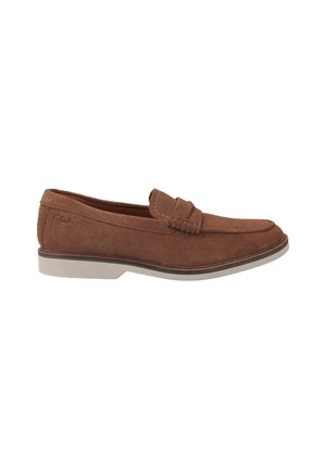 Brune ruskind loafers med et lavprofil design, der har en syet detalje på vampen og en kontrastgrå gummisål.