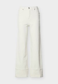 Jean blanc taille haute à jambes larges avec ourlets retroussés, poches avant, passants pour ceinture et fermeture bouton.