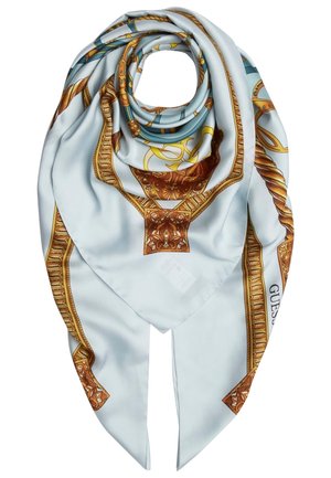 Écharpe en soie bleu clair avec des motifs baroques ornés de doré, marron et bleu et un logo "Guess" sur le bord.