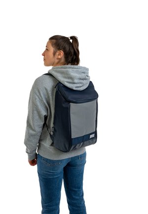 OAK25 DAYBAG - Hátizsák - blau