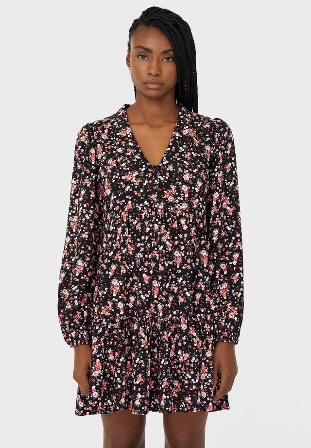Stradivarius Kleider online | Entdecke dein neues Kleid | ZALANDO