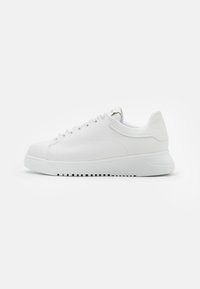 Valitud, white