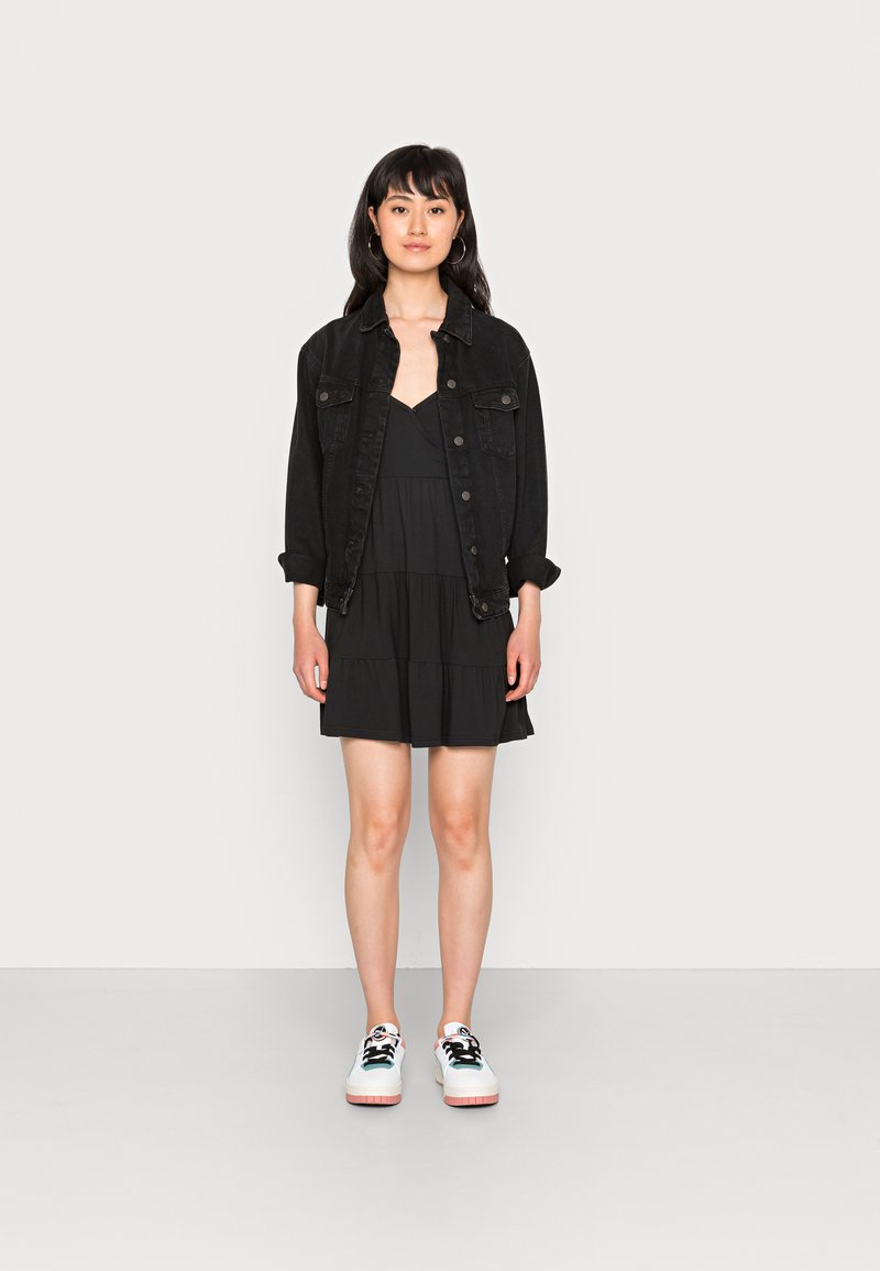 Damen Freizeitkleider | Hollister Co. BARE DRESS Jerseykleid black/schwarz - MM66768 Damen Freizeitkleider | Hollister Co. BARE DRESS Jerseykleid black/schwarz - MM66768