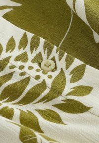 Next TIE FRONT SUMMER - REGULAR FIT - Robe de jour - green leaf print