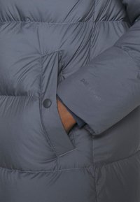 Patagonia SILENT LONG PARKA - Kaput ispunjen paperjem - smolder blue