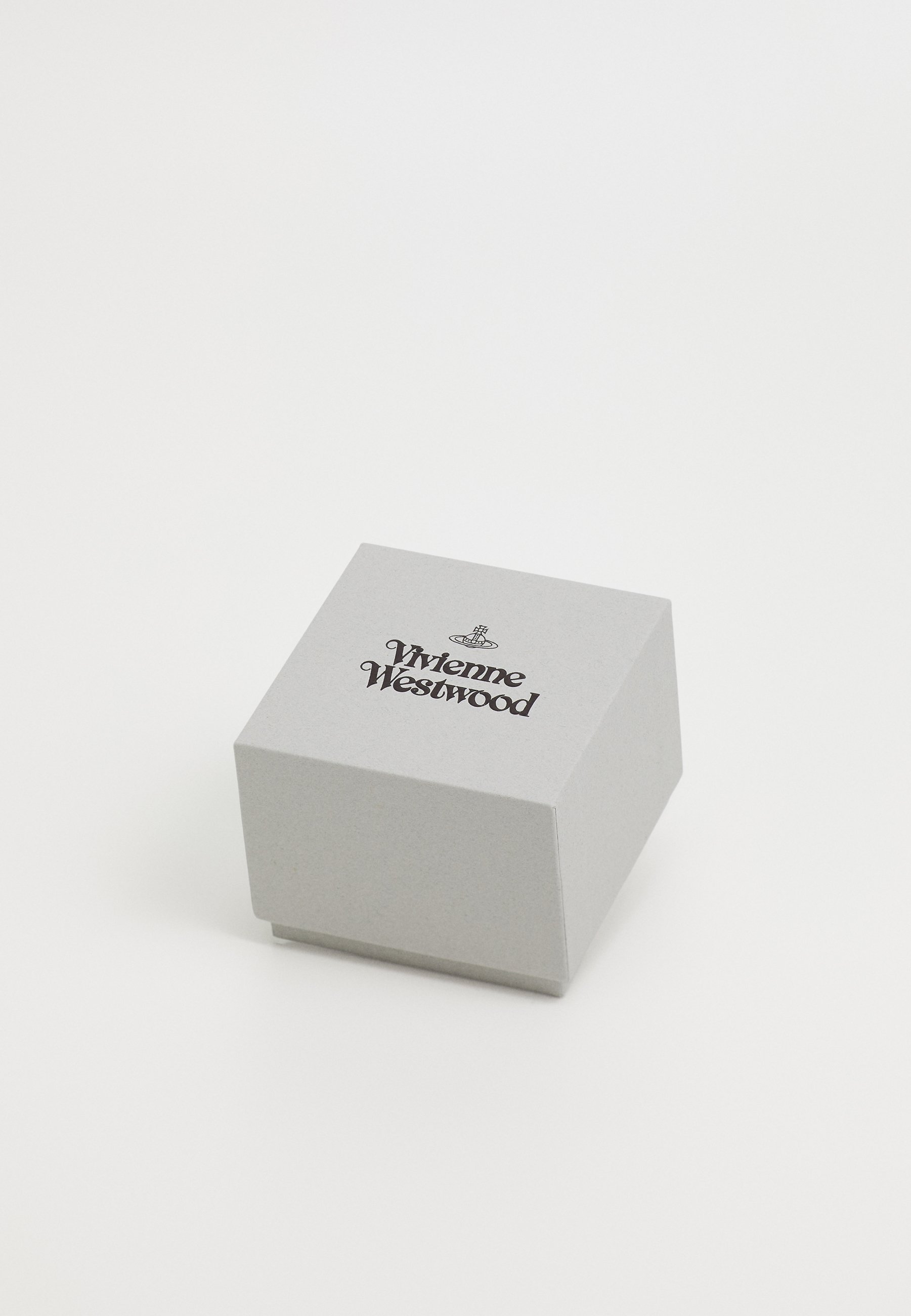 【Vivienne Westwood】Man. Maxima large mono earring Large Man. Maxima Earrings in PLATINUM | Vivienne Westwood®