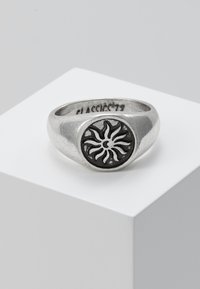 Classics77 CHILDREN OF THE SUN SIGNET RING - Anel - silver-coloured