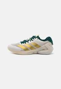ADIZERO UBERSONIC 5 - Zapatillas de tenis para todas las superficies - core white/gold metallic/collegiate green