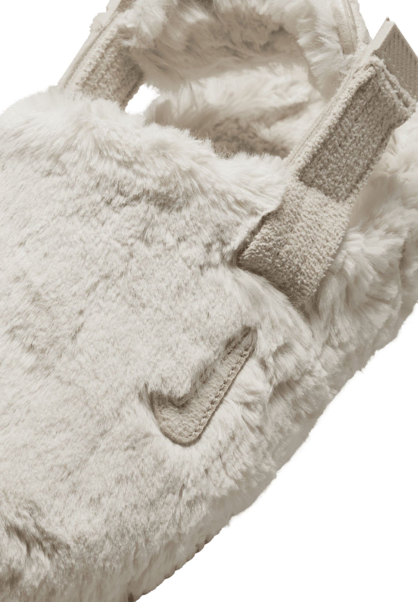 nike slippers fluffy