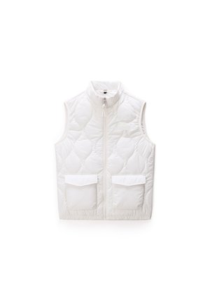 Witte doorgestikte mouwloze bodywarmer met hoge kraag, ritssluiting aan de voorkant en twee grote klepzakken.