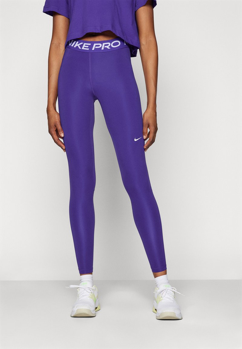 Nike Performance - Leggingek - court purple/(white), Nagyítás