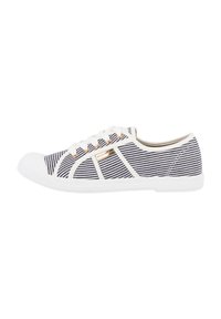 Sneaker in tela a righe blu navy e bianche con suola e lacci bianchi, featuring dettagli metallici dorati ai lati.