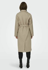 JDY Klassisk frakke - camel