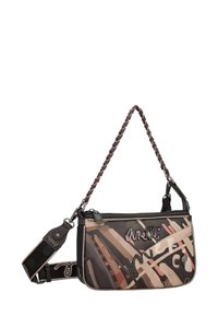 Multikleur schoudertas met een gevlochten band, met een gladde textuur, decoratieve patronen en versieringen op een zachte materiaalbasis.