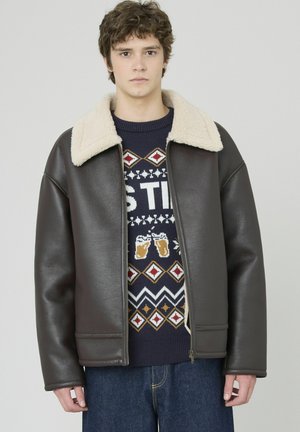 ZIPPÉ COL SHERPA - Veste en similicuir - marron foncée