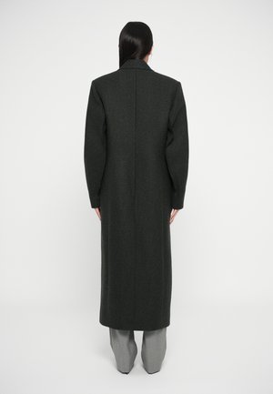 Uvrstitev 10: Victoria Beckham - CURVED SLEEVE OVERCOAT - Klasični plašč