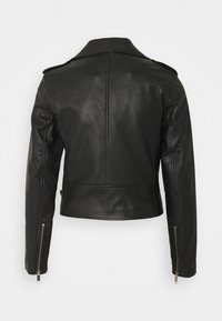 Veste en cuir noire à manches longues, poignets zippés et coupe courte ajustée, vue de dos sur fond blanc.