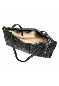 Borsa a tracolla nera trapuntata con texture liscia, chiusura con cerniera superiore, tasca interna e due spallacci. Foderata in tessuto beige.