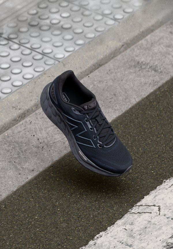 FRESH FOAM 680 V8 - Laufschuh Straße