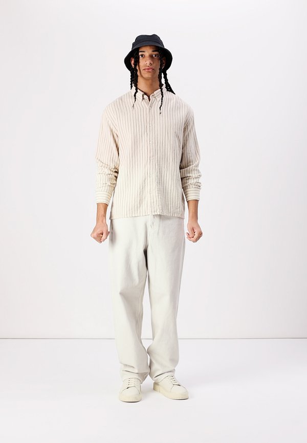 ONSFIVE BAGGY - Relaxed fit jeans - ecru3