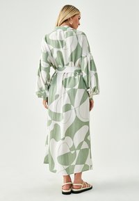 ST MRLO BIRMINGHAM - Dnevna haljina - sage geo print