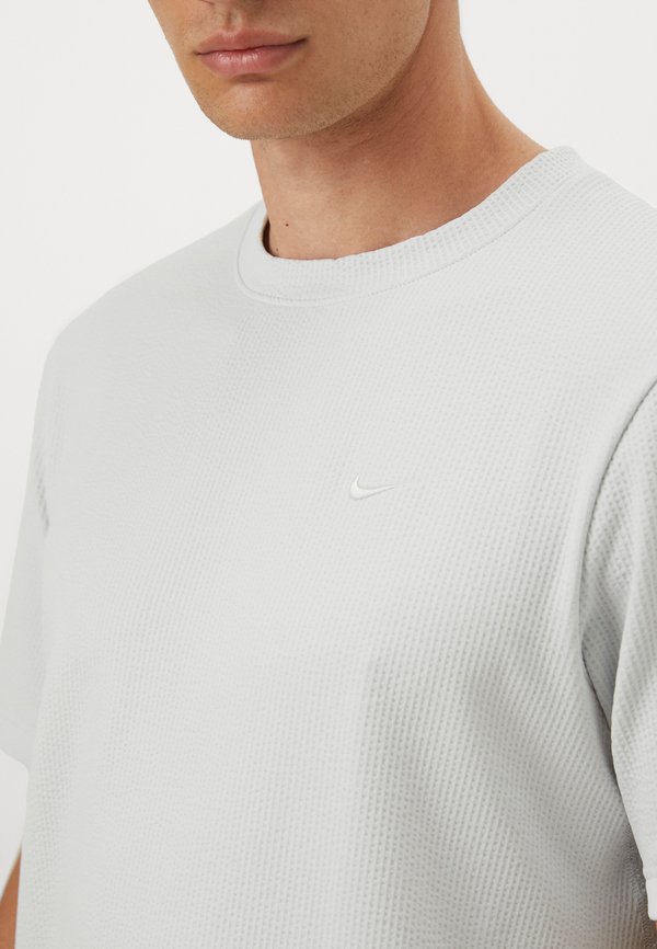 PRIMARY  - Sports T-shirt - photon dust4