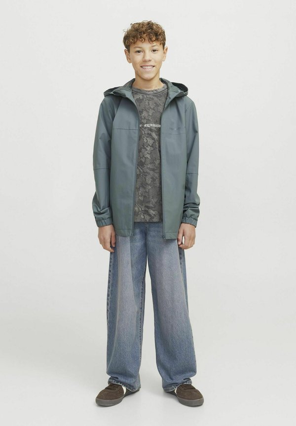 Softshelljacke - stormy weather