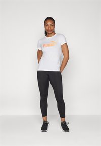 Puma SUMMER SPORTS TEE - Apdrukāts T-krekls - white