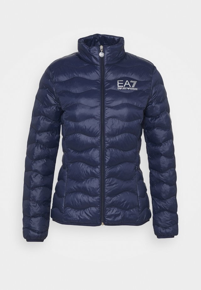 Faszinierend Jacken Damen Armani Ebenbild