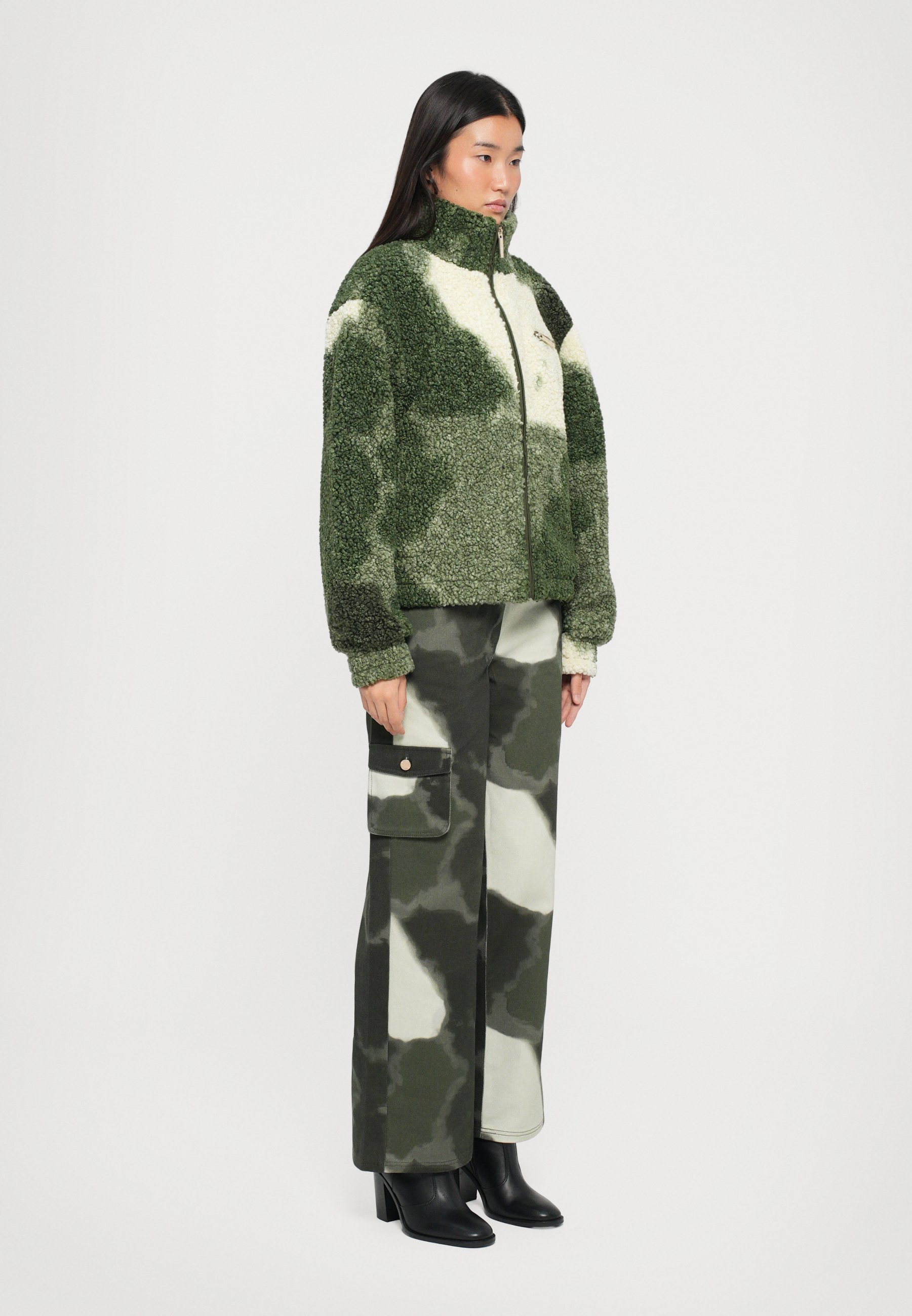 ジャケット・アウター HELMSTEDT / SAFIYA JACKET helmstedt SAFIYA JACKET ファージャケット