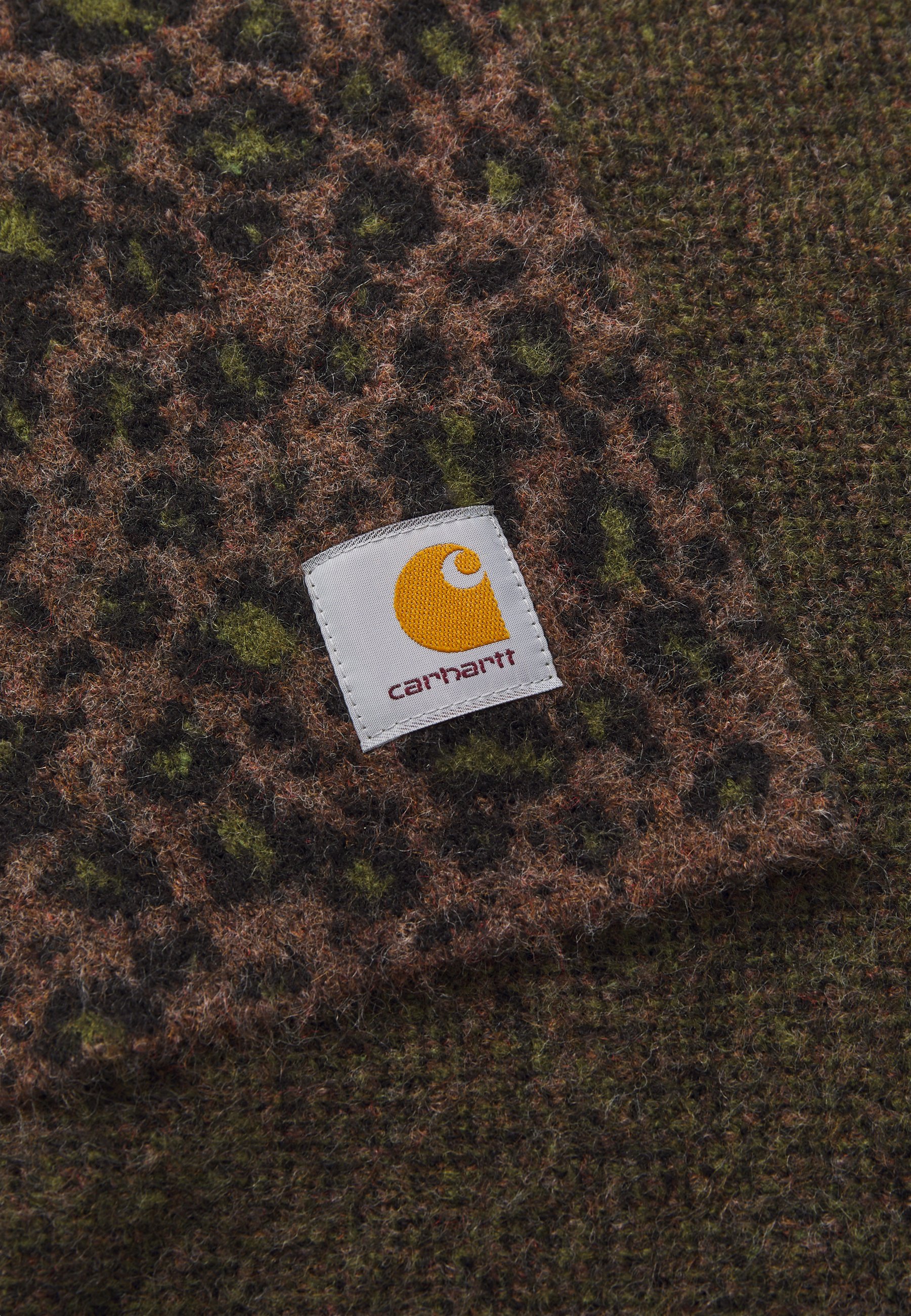 carhartt wip カーハート PALMER SCARF Another Carhartt WIP Palmer Scarf Camo Leo Jacquard