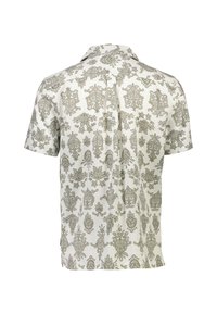 Camisa de manga corta de tela blanca con intrincados patrones florales y de cachemira en gris, cuello clásico y pliegue en la espalda para un mejor ajuste.