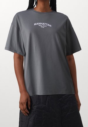T-shirt z nadrukiem