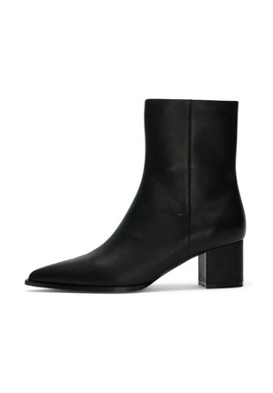 Stiefelette - black
