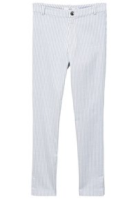 Pruhované kalhoty v modré a bílé barvě, vyrobené z hladké tkaniny. Mají zapínání na knoflík a poutka na pásek, s úzkým střihem.