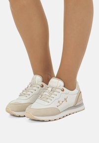 mtng Zapatillas - sand